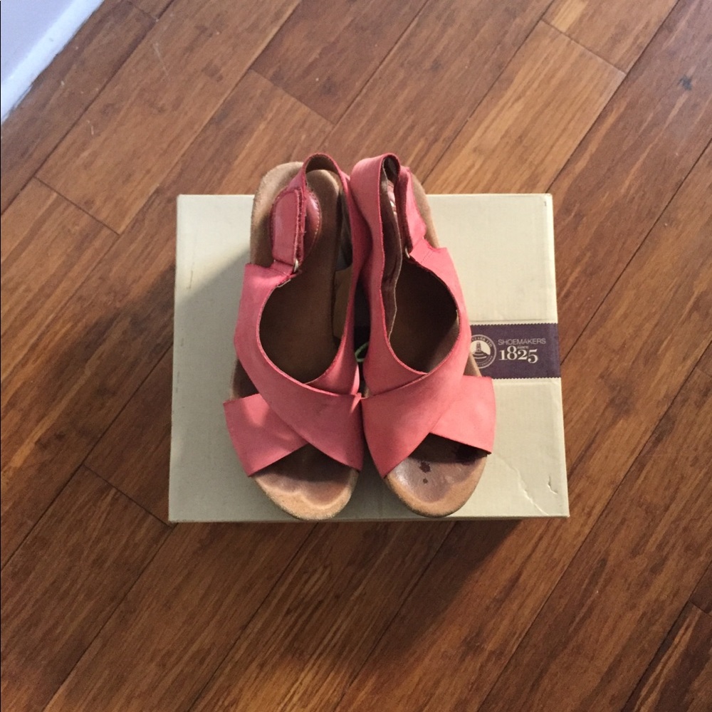Clarks platform sandals